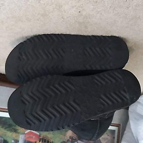 Women's Black UGG Boots, Size 5 - Picture 5 of 10